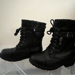 Girls black Boots
